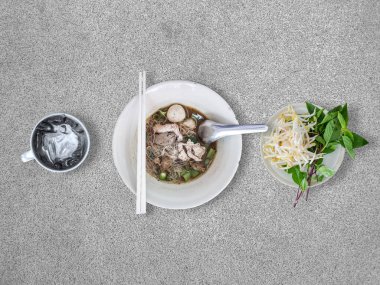 Tayland pirinç şehriye çorbası kümesi kalınlaştırmak.