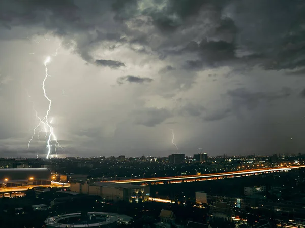 Lightning storm over the city. — Stock Photo, Image