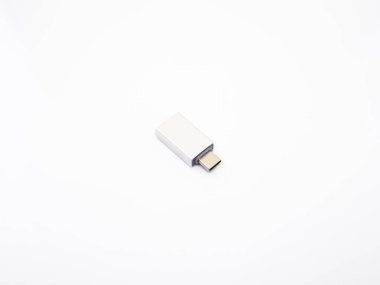 Beyaz arka plan üzerinde dijital cihazlar için kablosuz usb-c otg.