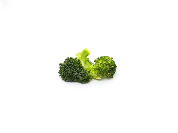 Grüner Brokkoli auf weißem Untergrund. — Stockfoto