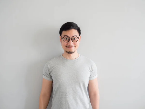 Gran Sonrisa Cara Hombre Asiático Muy Feliz Con Gafas — Foto de Stock