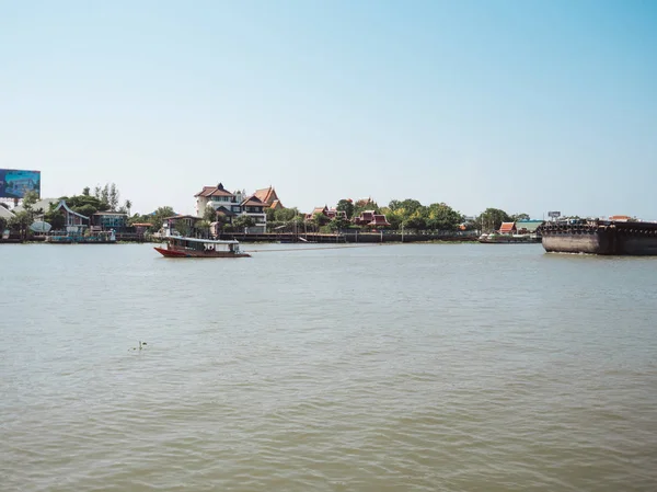 Pakkred Nonthaburi Thailand April 2018 Tom Pråm Bogseras Bogserbåt Floden — Stockfoto