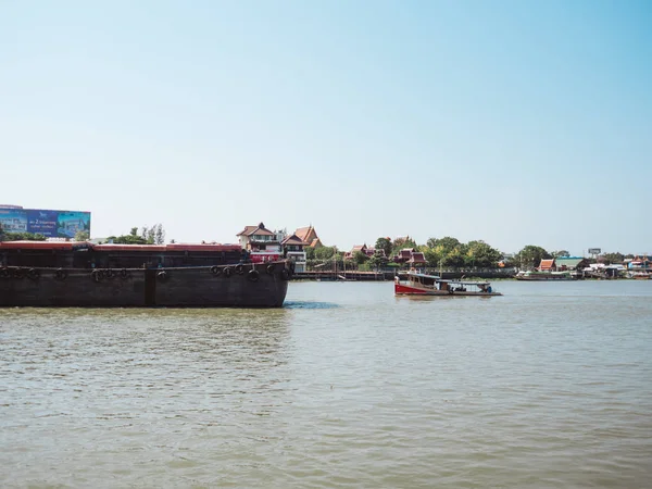 Pakkred Nonthaburi Tailandia Abril 2018 Barcazas Vacías Están Siendo Empujadas —  Fotos de Stock