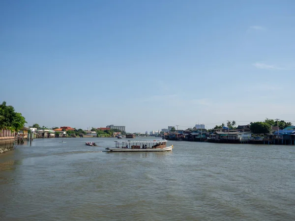 Pakkred, Nonthaburi, Ταϊλάνδη - 24 Απριλίου 2018: Γρήγορο σκάφος για — Φωτογραφία Αρχείου