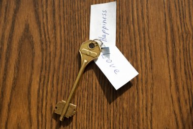 Mutluluk ve sevgi bronz renk anahtarı