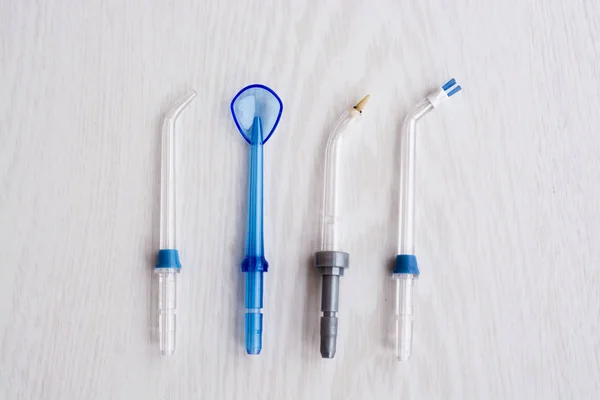 Periodontitis, çürük, için sulama püskürtme uçlarını temizleme, kaşlı ayraçlar dil