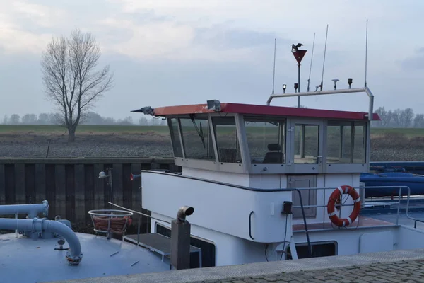 Barco no rio IJssel — Fotografia de Stock