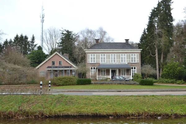 Villa near De Dedemsvaart — Zdjęcie stockowe