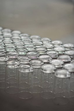 cam kaşlarıyla emtry satırı