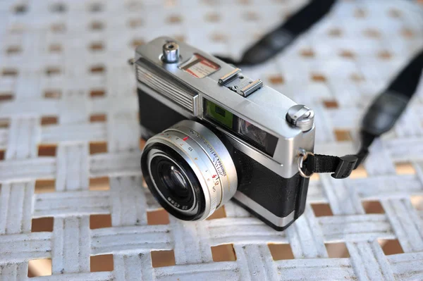 De oude retro vintage van meetzoeker film camera stijl — Stockfoto