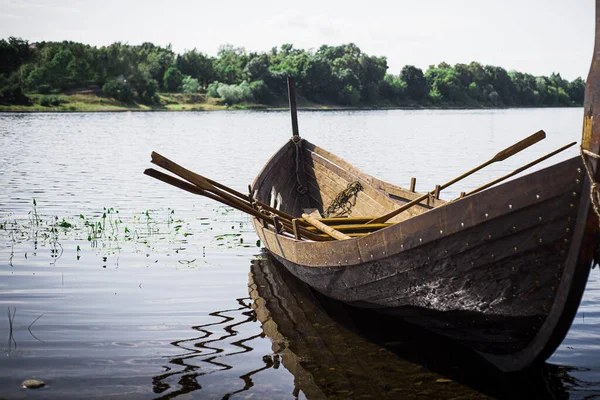 Viking teknesi. Drakkar teknesi. Viking nakliye gemisi.