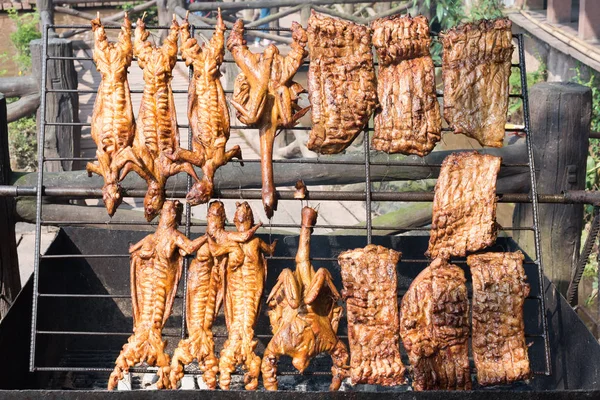 Kanin Barbecue på kinesiska i Sichuan Mountains-Kina — Stockfoto