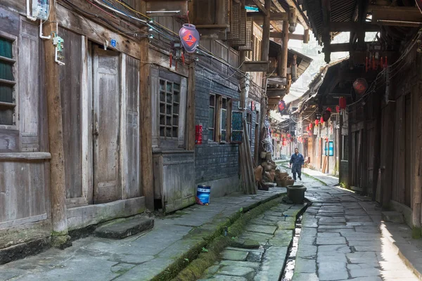 Gaomao starověké vesnice úzkou ulicí, s '-čchuan, Čína — Stock fotografie