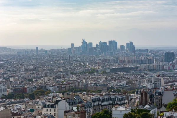 La defense zakenwijk in de haze luchtfoto in Parijs — Stockfoto