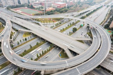 Chengdu - gün ışığında üstgeçidin havadan görünümü