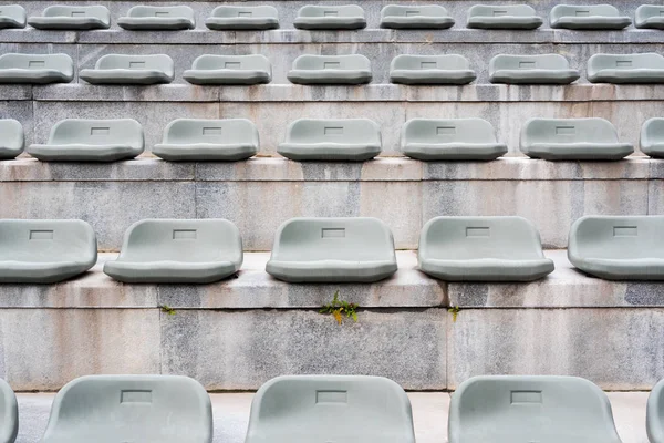 빈 회색 경기장 좌석 — 스톡 사진