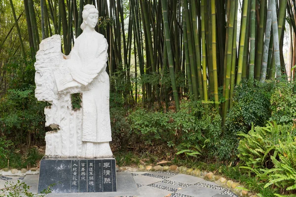 LiQingZhao chinese poet stone statue — Stock Photo, Image