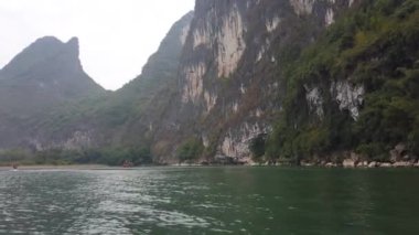 Li Nehri manzarası Guiling ve Yangshuo arasında.