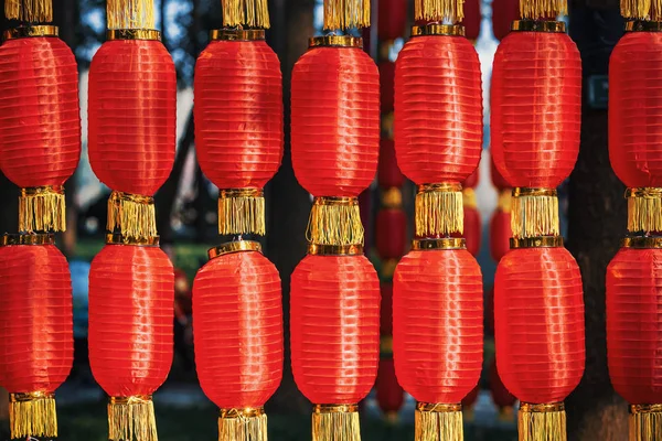 Rode Chinese lantaarns voor het Chinese nieuwjaar — Stockfoto