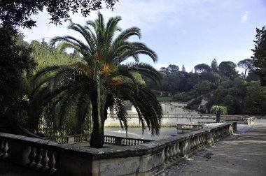 İsimler, Fransa, Quai de la Fontain