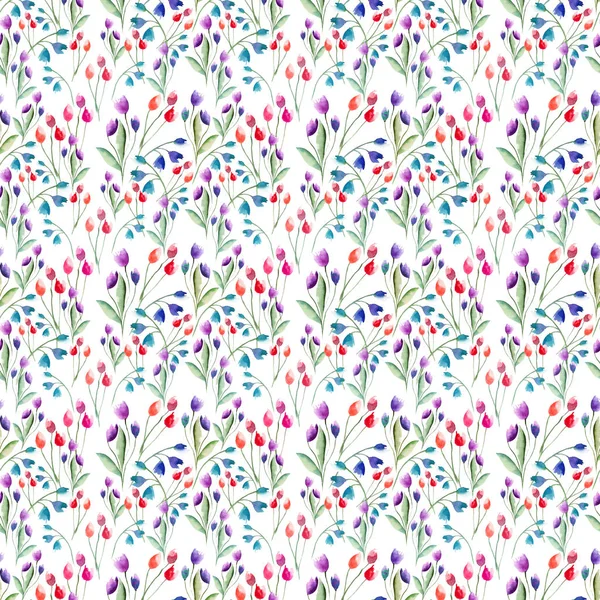 Ніжні красиві ніжні яскраві витончені весняні барвисті трав'яні текстильні червоно-рожеві фіолетові тюльпани і блакитні блакитні дзвіночки з листям візерунок акварельний ручний ескіз — стокове фото