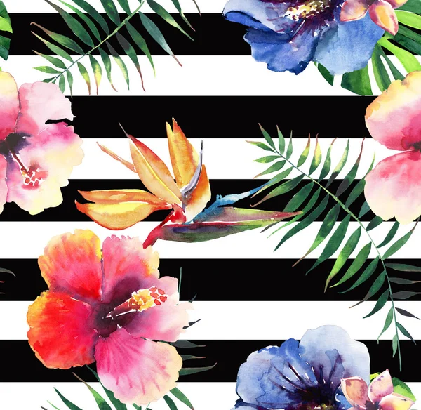 Mooie heldere mooie kleurrijke tropische hawaii floral kruiden zomer patroon van tropische bloemen hibiscus orchideeën en palmen laat op zwarte horizontale lijnen achtergrond aquarel hand illustratie — Stockfoto