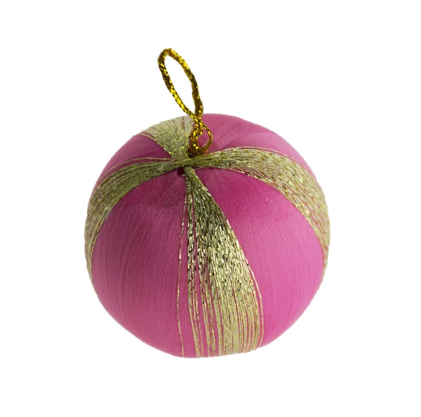 Roze kerstbal geïsoleerd op witte achtergrond. Selectieve focu — Stockfoto
