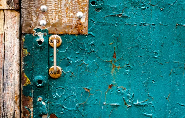 Le vecchie porte in legno vintage con pomello — Foto Stock