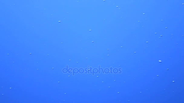 Água azul abstrata com bolhas — Vídeo de Stock