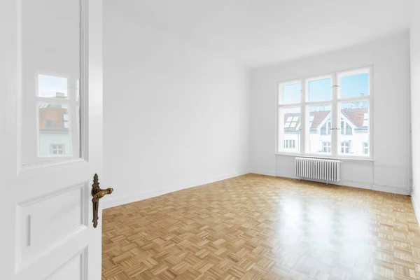 Habitación Vacía Con Suelo Parquet Después Renovación —  Fotos de Stock