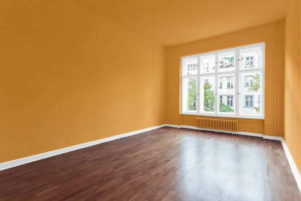 Habitación Vacía Con Paredes Naranjas Suelo Madera — Foto de Stock