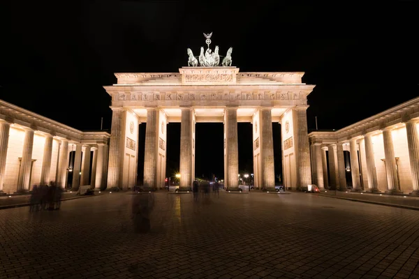 Berlin, Brandenburger Tor gece - Brandenburg Kapısı