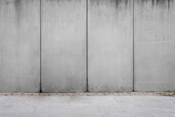 Graue Betonmauer Und Bürgersteig — Stockfoto