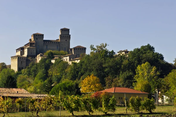 The castle of Torrechiara in Italy — Stock Photo, Image