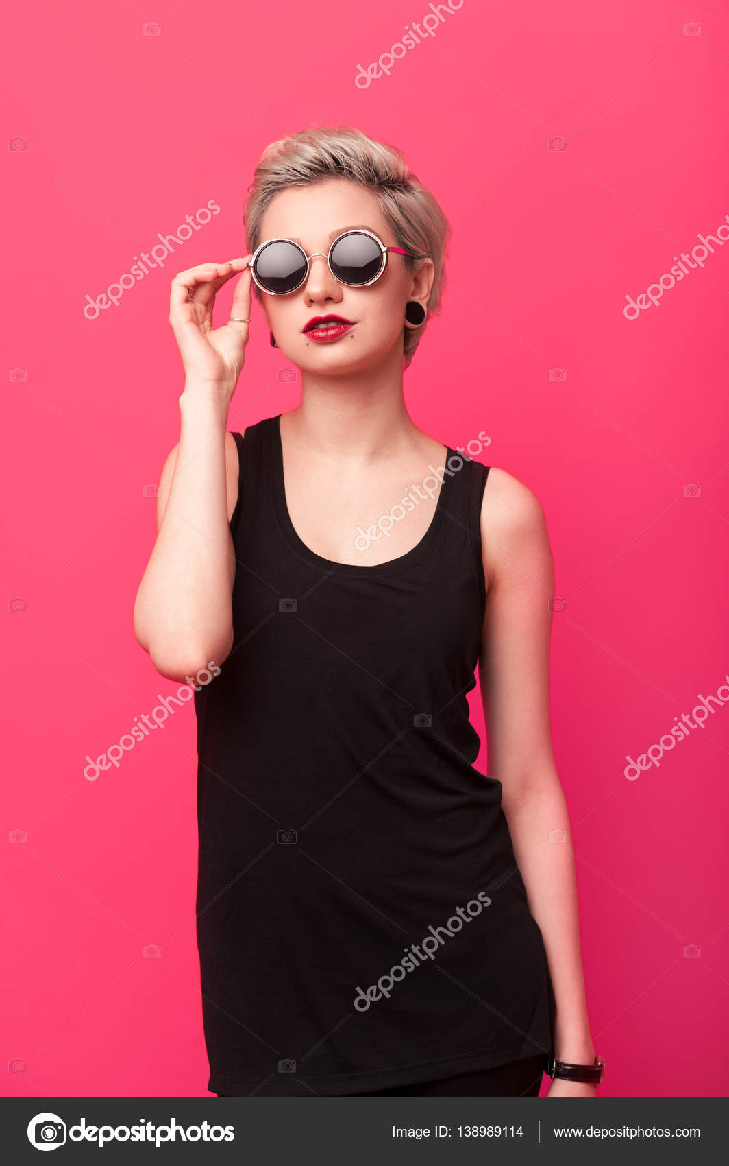 Short hair flicka pillar interview 1
