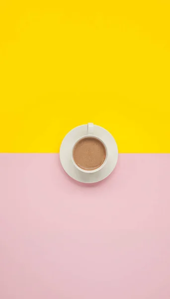 Weiße Tasse mit Kaffee — Stockfoto