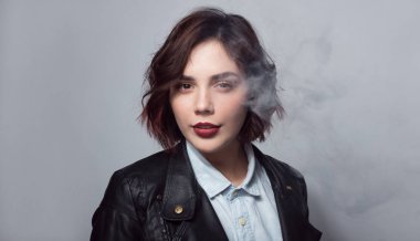 Duman şık genç modeli