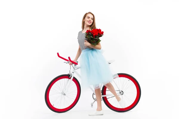 Menina posando com bicicleta — Fotografia de Stock