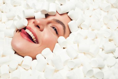 Beyaz marshmallow yalan modeli