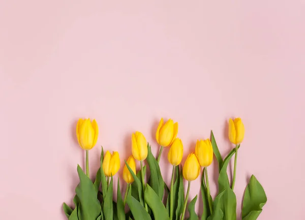 黄色のチューリップの花束 — ストック写真