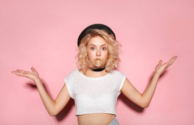 Şık model üfleme sakız kabarcıklar