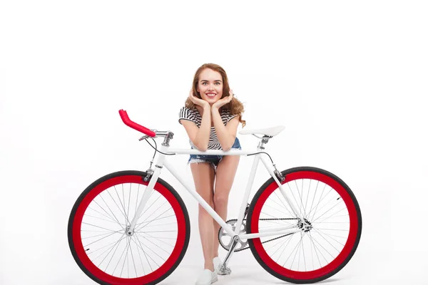 Kobieta, pozowanie na rower — Zdjęcie stockowe