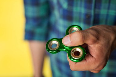 adam el topluca spinner ile oynamak