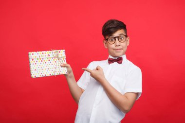 Etkileyici çocuk giftbox işaret