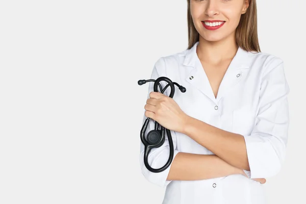 Crop doctor posing with stethoscope — Stock Photo, Image