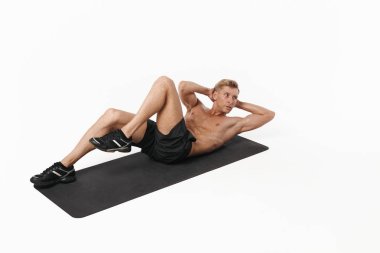 Uygun adam abs antreman