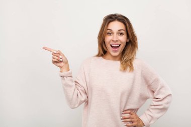 Heyecanlı kadın tarafında işaret