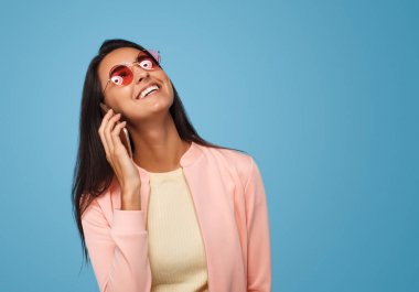 Son moda modeli konuşan