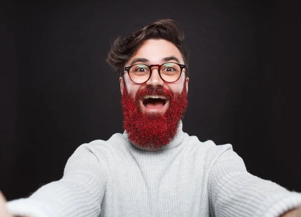 Hipster brilhante com barba vermelha brilhante — Fotografia de Stock