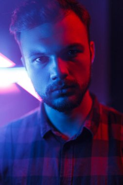 Casual adam mavi neon